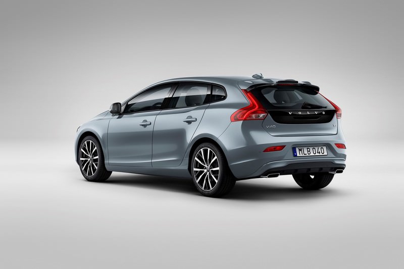 Volvo V40 Yenilendi