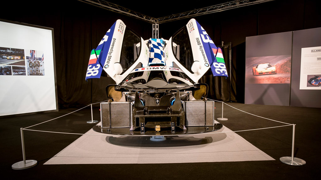 2016 Londra Klasik Otomobil Fuarı’nda Birbirinden Güzel Otomobiller Sergilendi