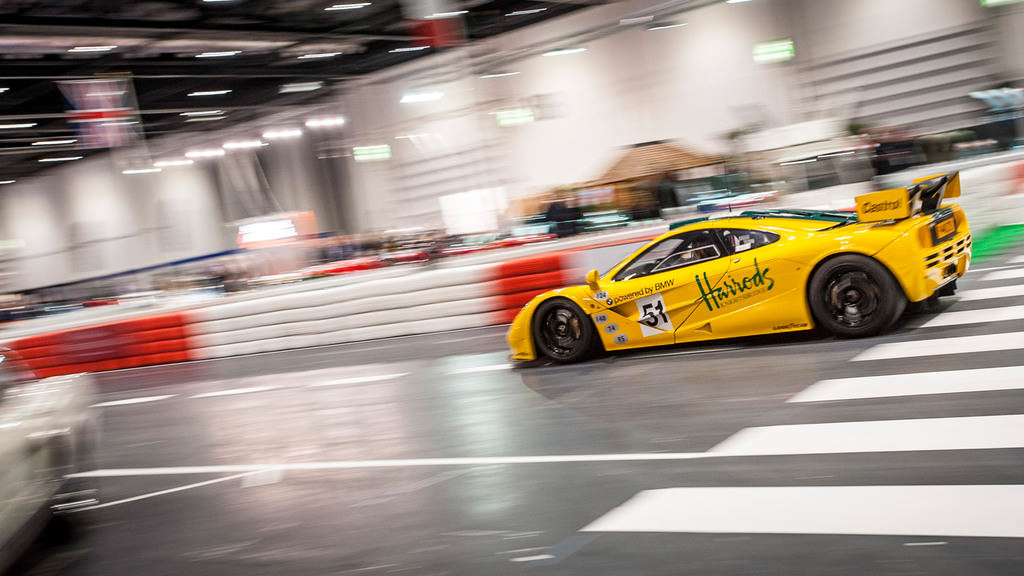 2016 Londra Klasik Otomobil Fuarı’nda Birbirinden Güzel Otomobiller Sergilendi