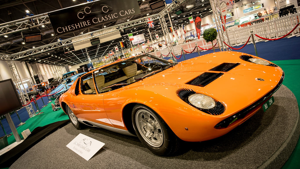 2016 Londra Klasik Otomobil Fuarı’nda Birbirinden Güzel Otomobiller Sergilendi