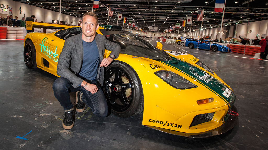 2016 Londra Klasik Otomobil Fuarı’nda Birbirinden Güzel Otomobiller Sergilendi