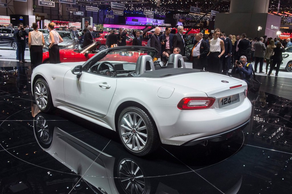 2016 Cenevre Otomobil Fuarı'ndan Görüntüler