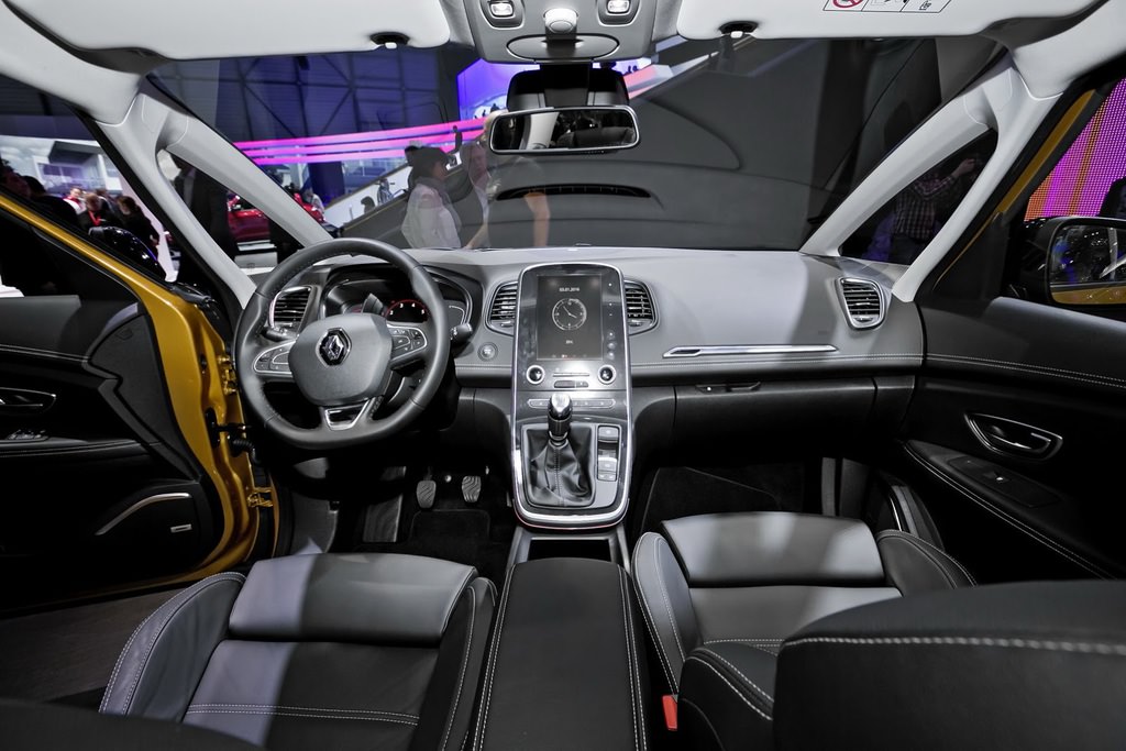 Yeni Scenic Cenevre’de Sahne Alıyor