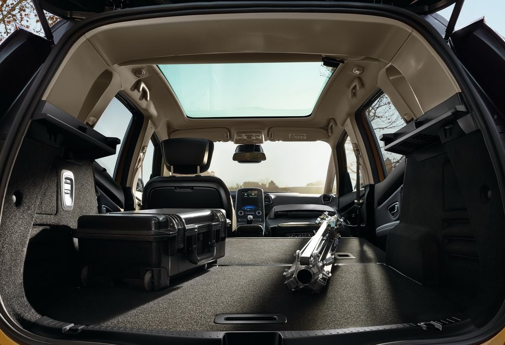 Yeni Scenic Cenevre’de Sahne Alıyor