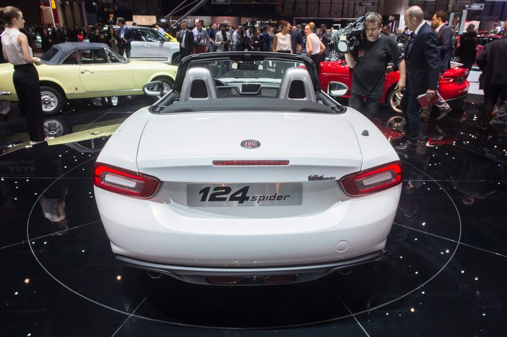 2016 Cenevre Otomobil Fuarı'ndan Görüntüler