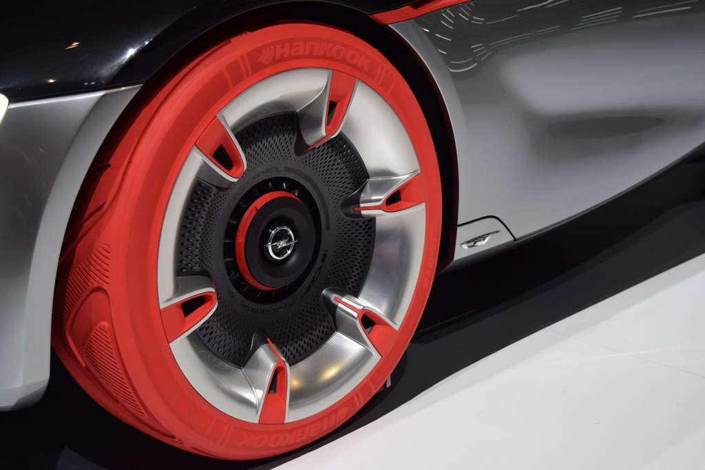 Opel GT Konsepti Cenevre’de Yerini Aldı