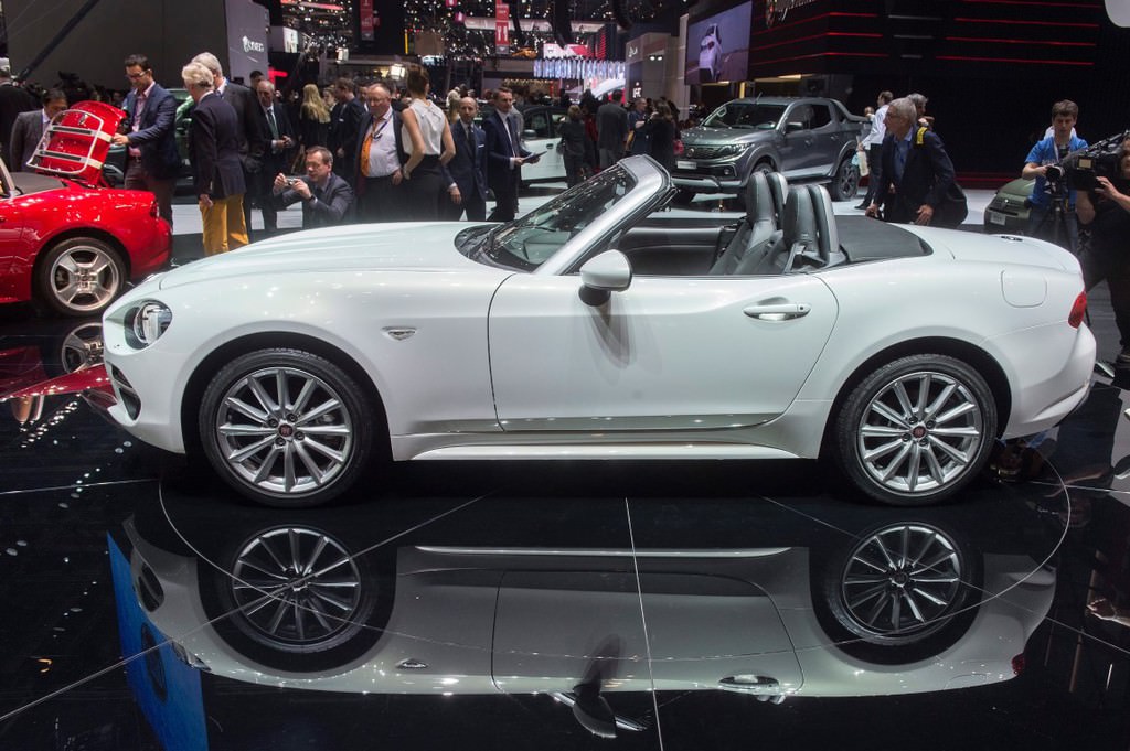 2016 Cenevre Otomobil Fuarı'ndan Görüntüler