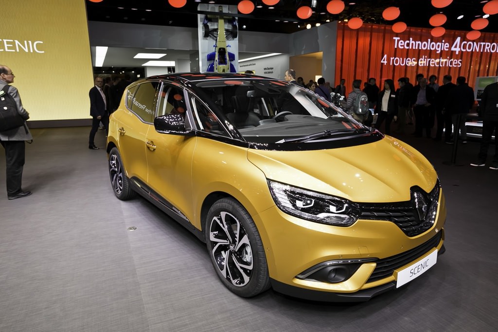 Yeni Scenic Cenevre’de Sahne Alıyor