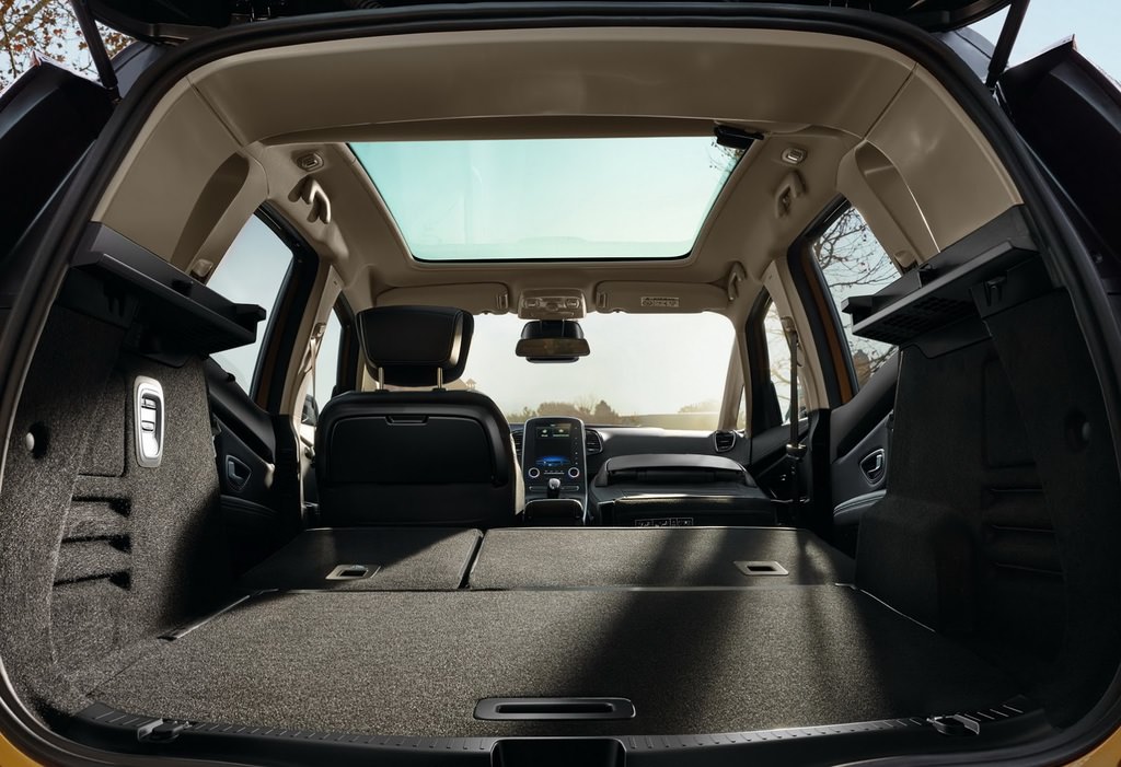 Yeni Scenic Cenevre’de Sahne Alıyor