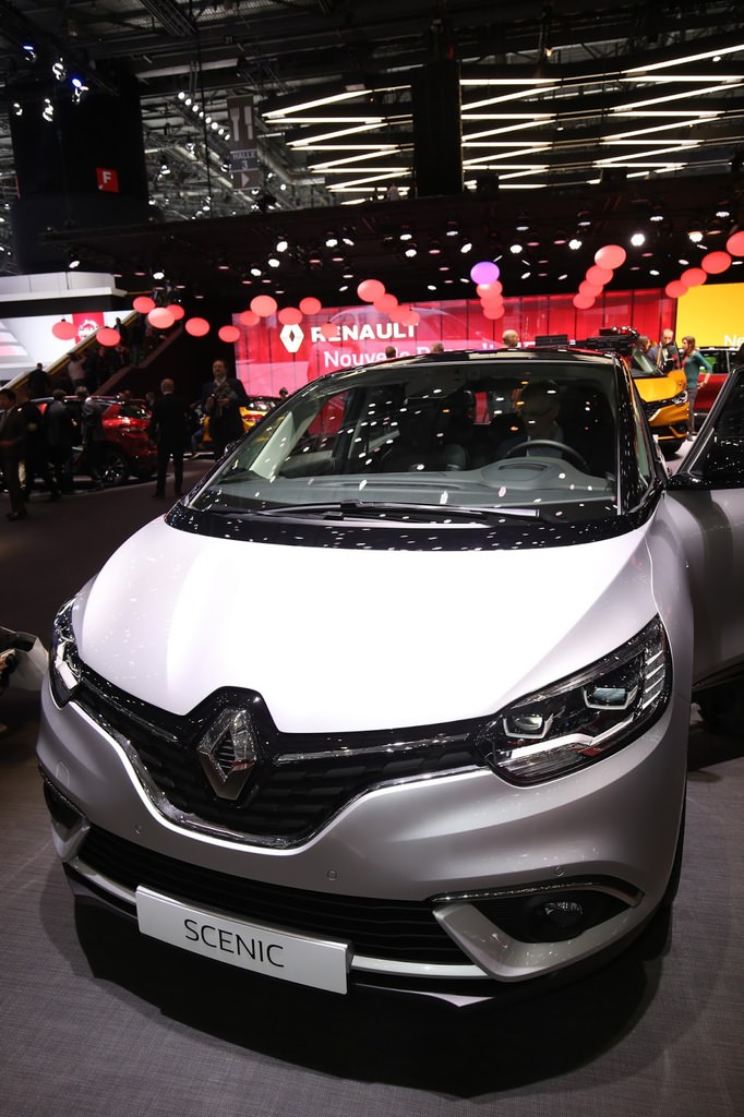 Yeni Scenic Cenevre’de Sahne Alıyor