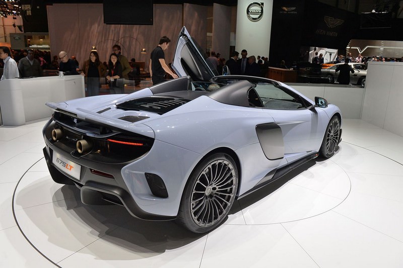 McLaren 675LT Spider Cenevre’de Işıldıyor
