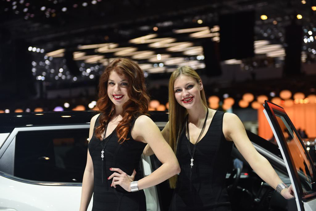 2016 Cenevre Otomobil Fuarı Güzelleri