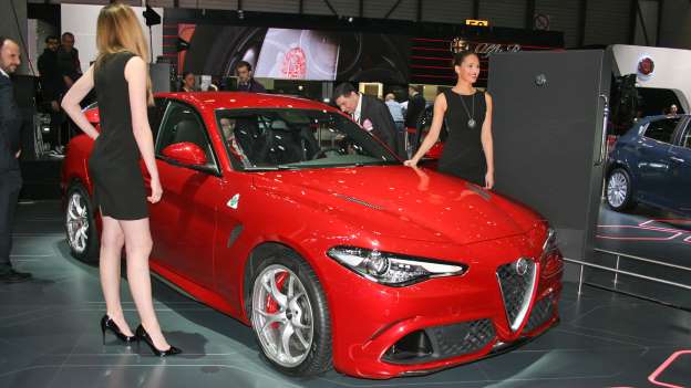 2016 Cenevre Otomobil Fuarı Güzelleri