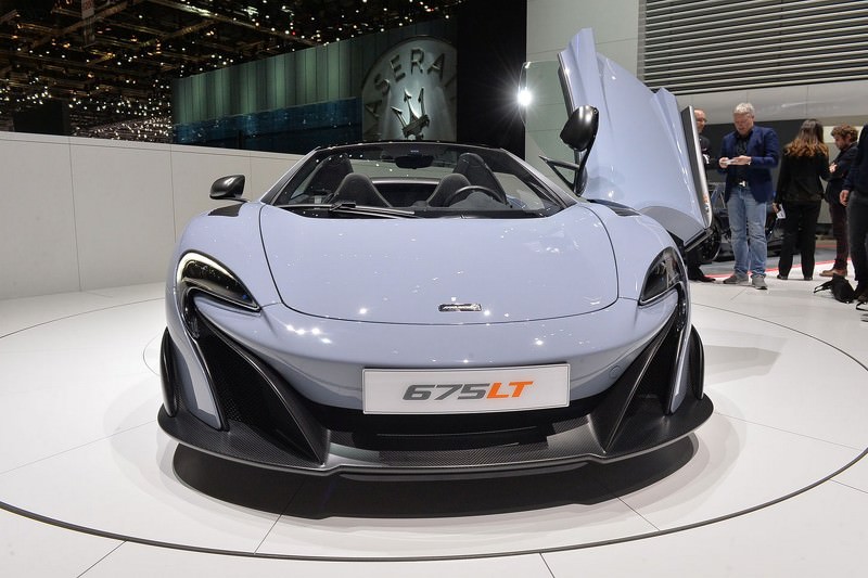 McLaren 675LT Spider Cenevre’de Işıldıyor