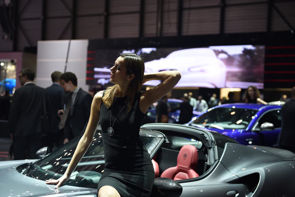 2016 Cenevre Otomobil Fuarı Güzelleri