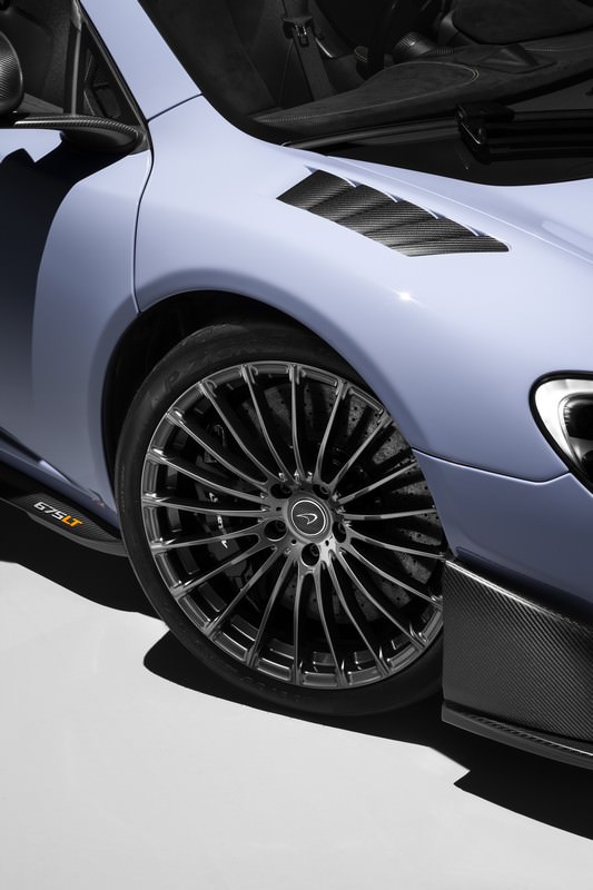 McLaren 675LT Spider Cenevre’de Işıldıyor