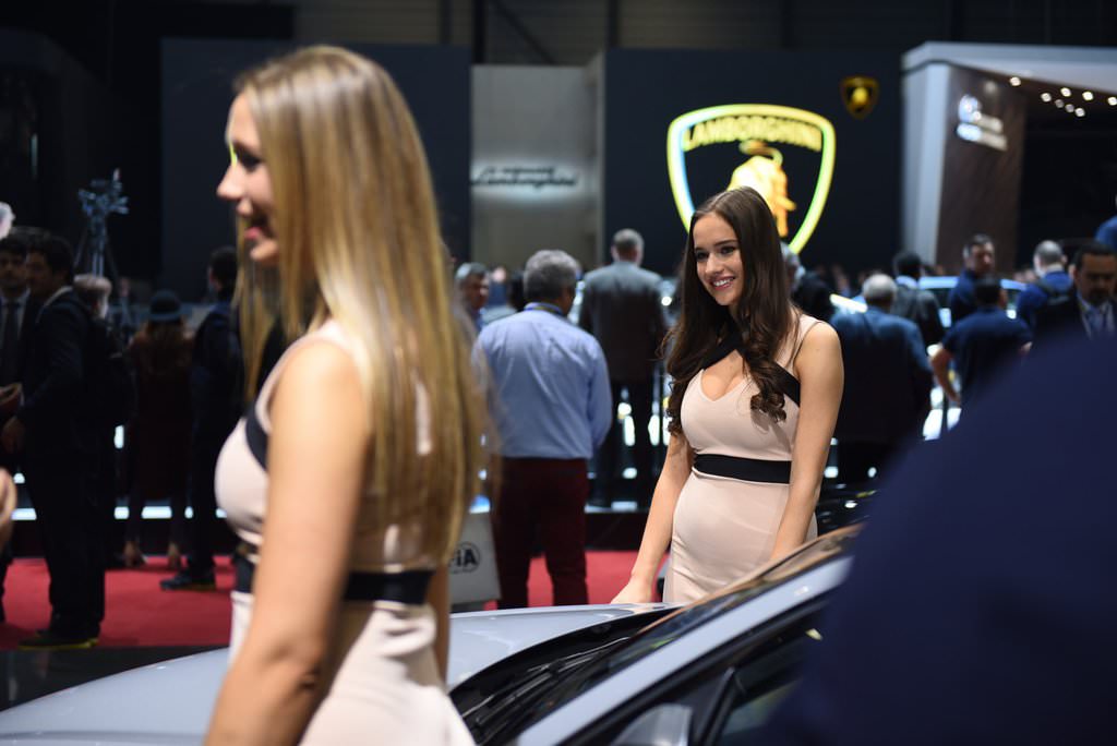 2016 Cenevre Otomobil Fuarı Güzelleri