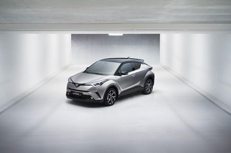 Sakarya’da Üretilecek CH-R Cenevre’de Yıldızlaştı