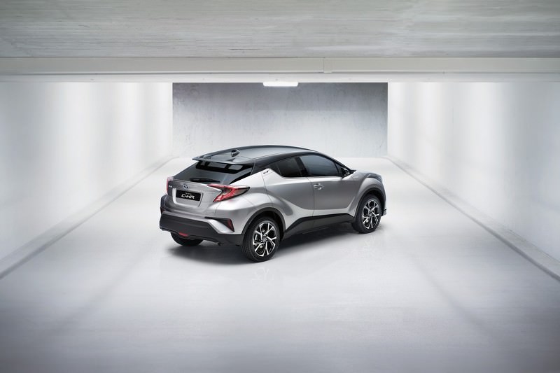 Sakarya’da Üretilecek CH-R Cenevre’de Yıldızlaştı