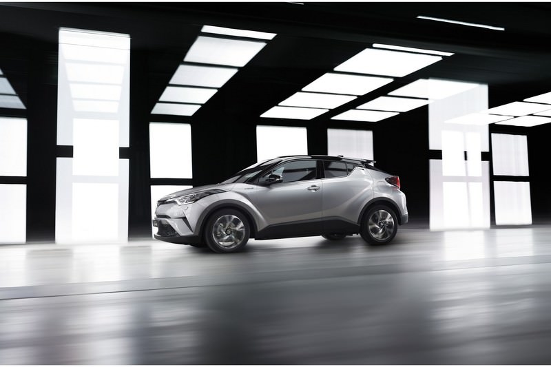 Sakarya’da Üretilecek CH-R Cenevre’de Yıldızlaştı