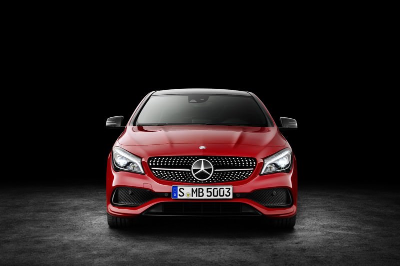 CLA ve CLA Shooting Brake Yüz Gerdirdi