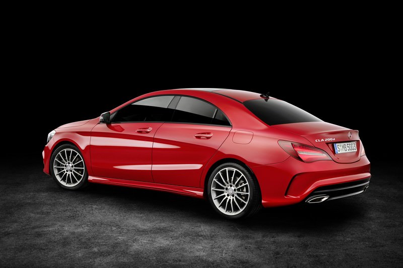 CLA ve CLA Shooting Brake Yüz Gerdirdi