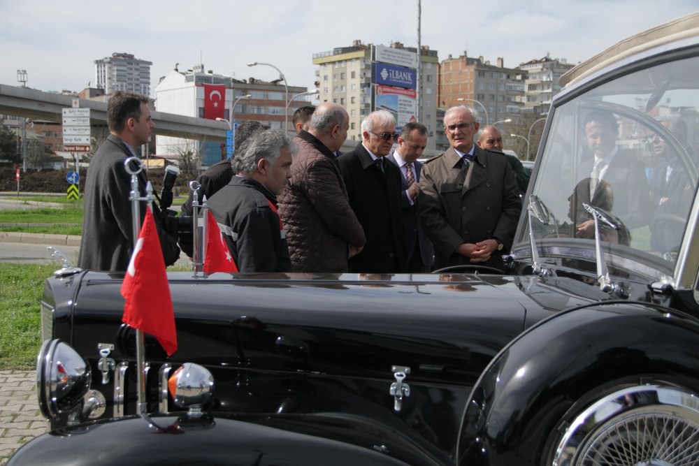 Atatürk'ün Makam Aracının Benzerini Yaptı