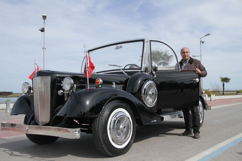 Atatürk'ün Makam Aracının Benzerini Yaptı