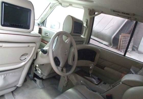 Direksiyonu Arka Koltukta