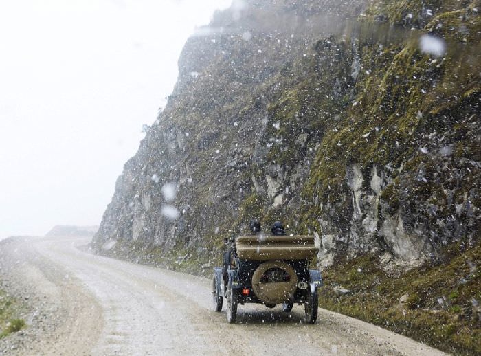 100 Yıllık Otomobille Dünya Turu