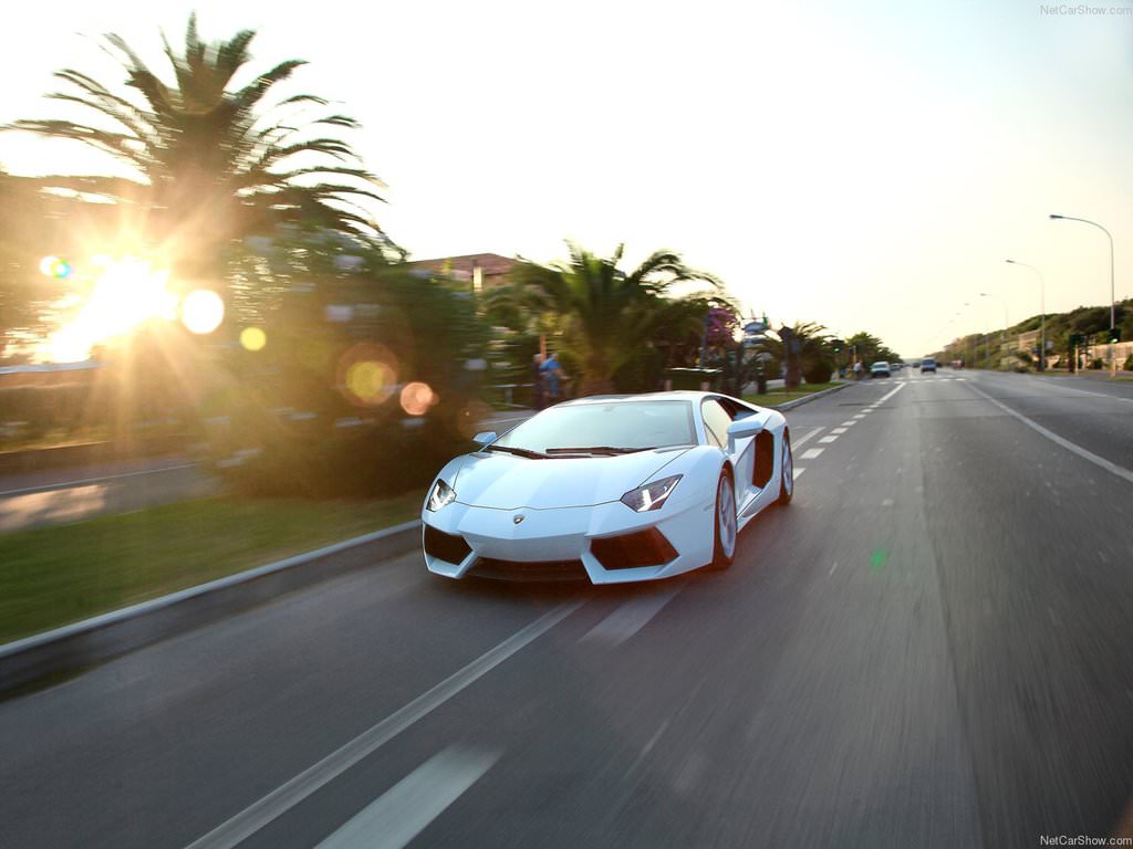 Aventador 5000’i Devirdi