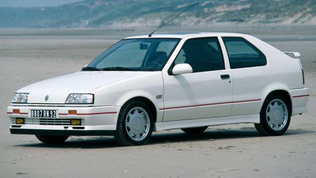 90’lara Damga Vuran 30 Ateşli Hatchback
