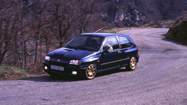 90’lara Damga Vuran 30 Ateşli Hatchback