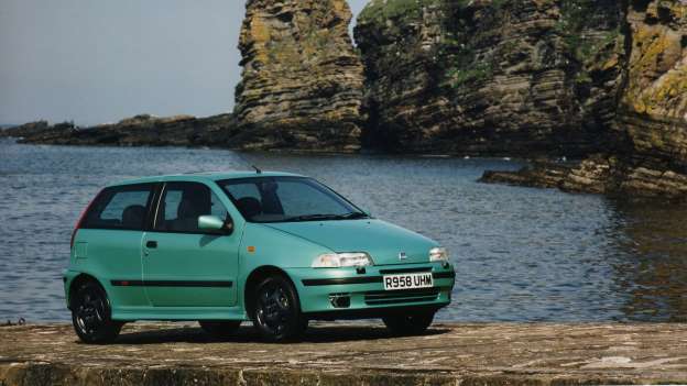 90’lara Damga Vuran 30 Ateşli Hatchback