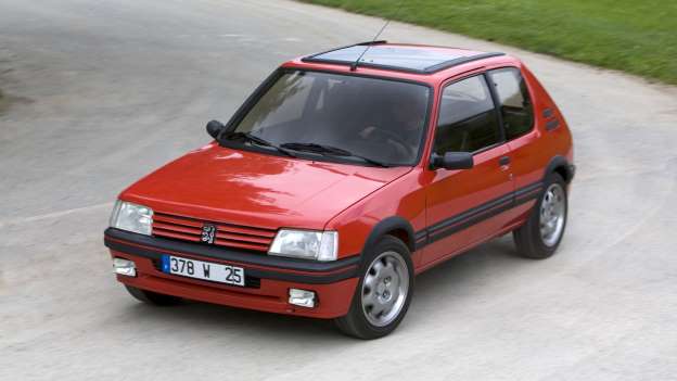 90’lara Damga Vuran 30 Ateşli Hatchback