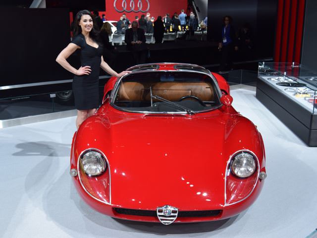 2016 New York Otomobil Fuarı Güzelleri