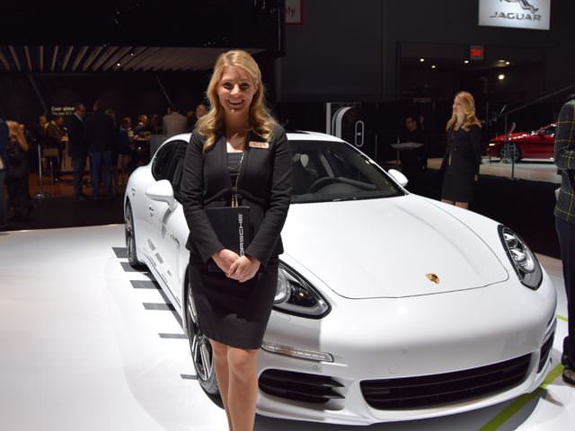 2016 New York Otomobil Fuarı Güzelleri