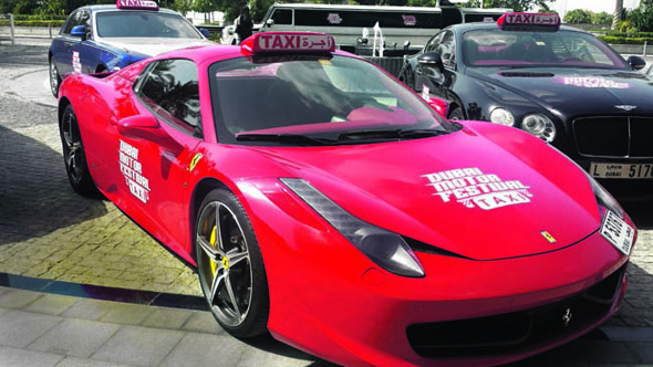 İşte Dubai'nin Süper Lüks Taksileri!