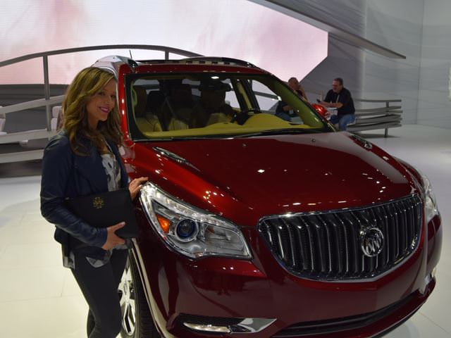 2016 New York Otomobil Fuarı Güzelleri