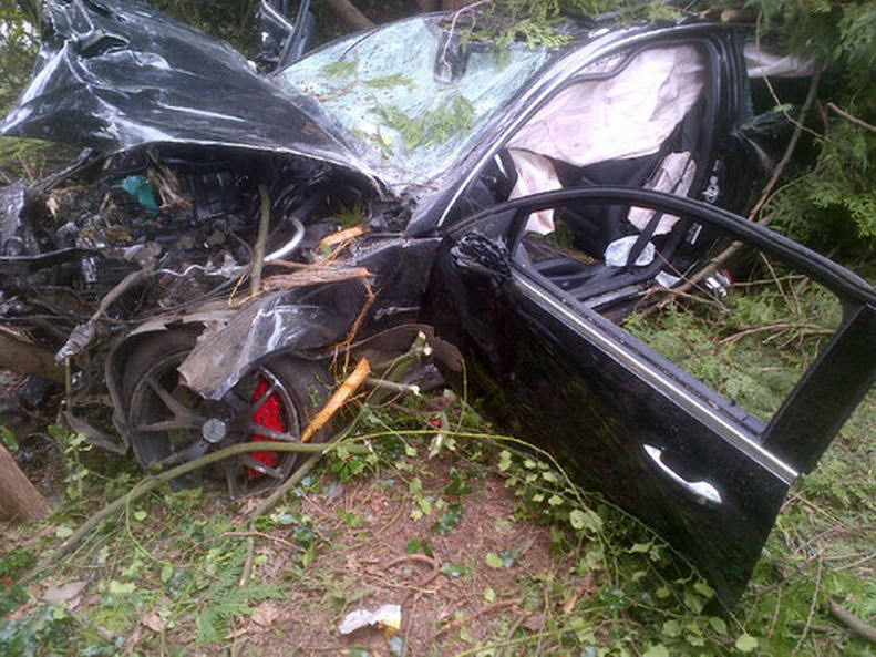 18 Yaşındaki Genç 250 km/s Hızla Giderken Kaza Yaptı