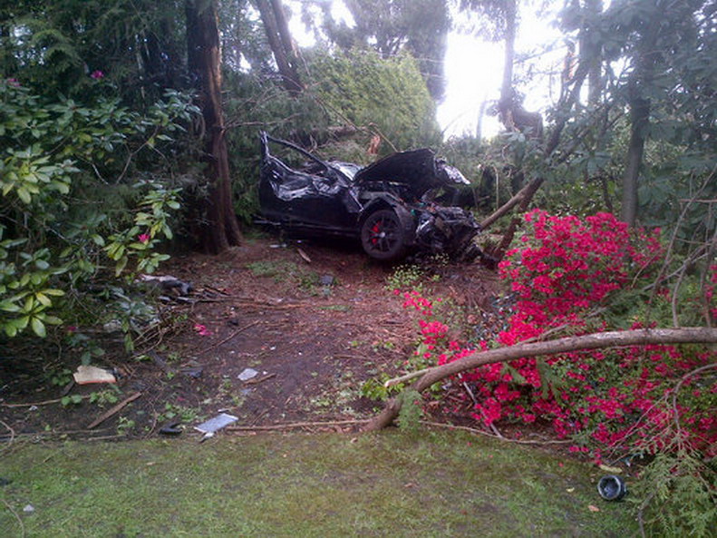 18 Yaşındaki Genç 250 km/s Hızla Giderken Kaza Yaptı