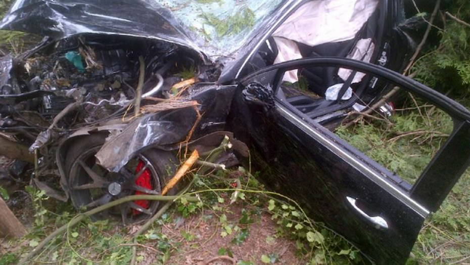 18 Yaşındaki Genç 250 km/s Hızla Giderken Kaza Yaptı