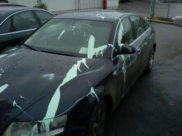 İntikamlarını Otomobillerden Aldılar