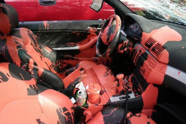 İntikamlarını Otomobillerden Aldılar