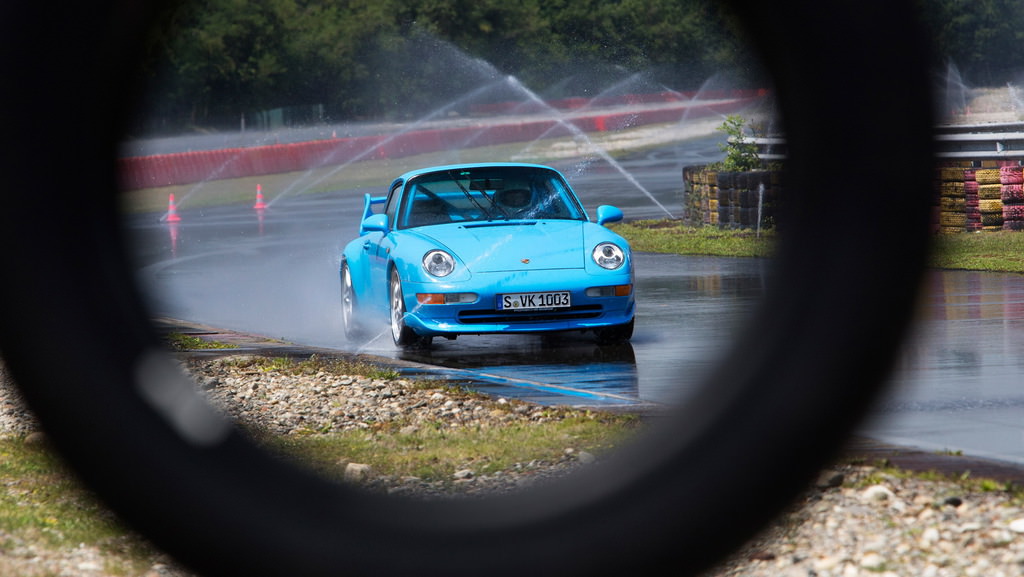 Porsche Klasik Otomobiller İçin Yeni Lastik Üretecek
