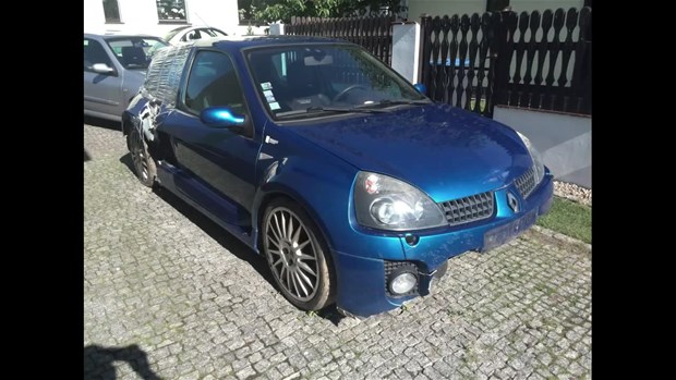 Clio'yu eski haline getirdi