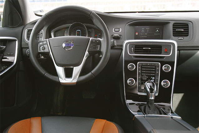 Test: Volvo V60 Cross Country D4