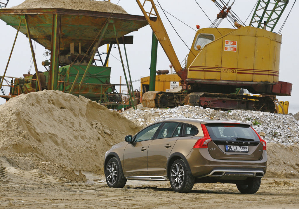 Test: Volvo V60 Cross Country D4