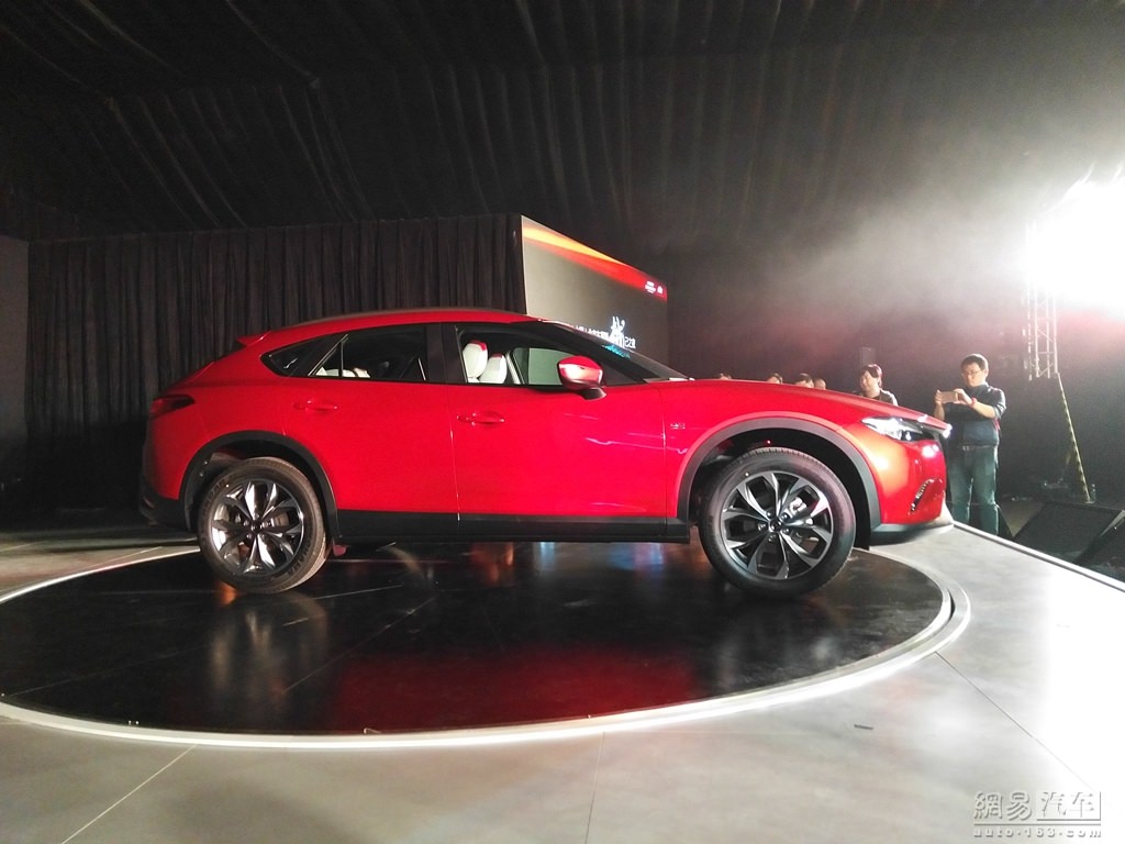 Mazda CX-4 Pekin’de Sahneye Çıktı