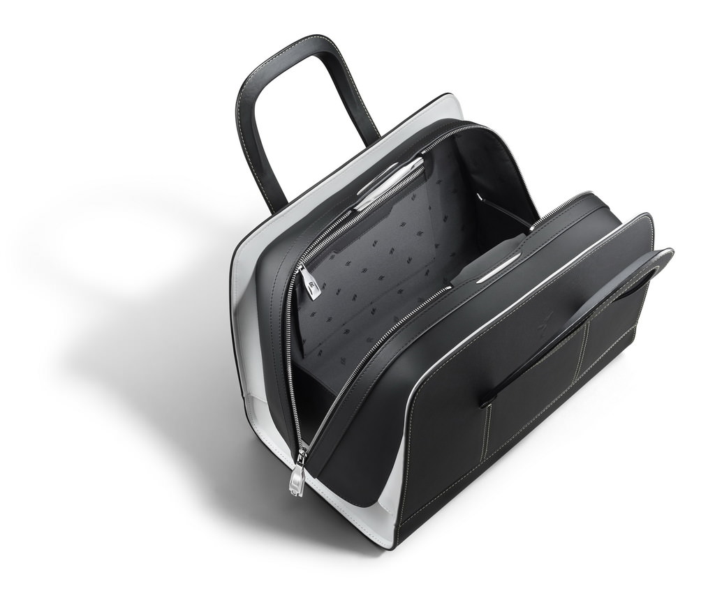 Premium Kompakt Otomobil Fiyatına Çanta